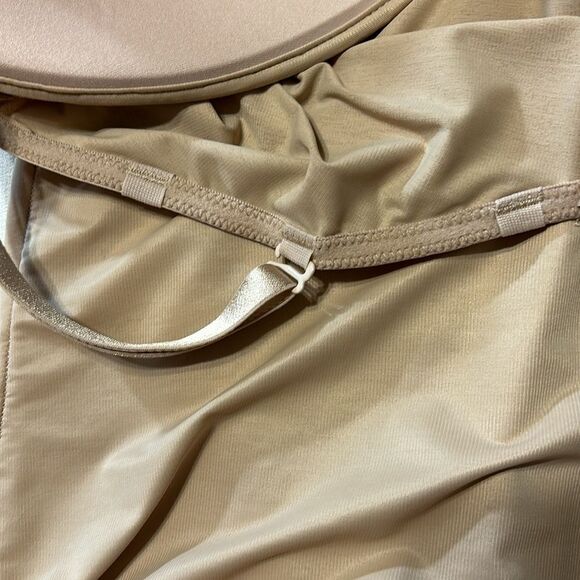 Assets by Spanx Size XL low-back panty bodysuit nude color - Picture 7 of 10